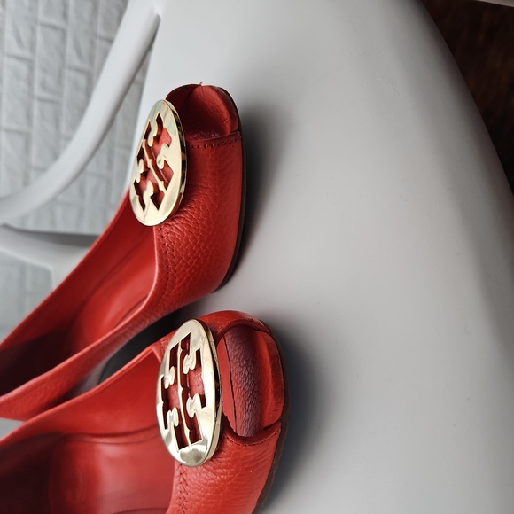 Leather Tory Burch wedges - size 9 - Picture 2 of 4